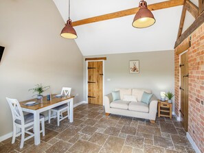 Living room/dining room | The Old Stables 2 - Quarry Hill Farm, Shipton-Under-Wychwood