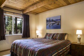 Downstairs Bedroom, King Bed