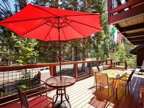 Front Deck with Upgraded Furnishings