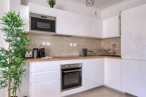[Cuisine] Entièrement approvisionnée et équipée
