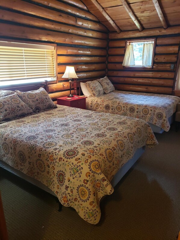 Unit with 2 Queen beds