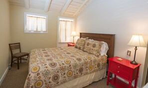 Unit with 1 Queen bed