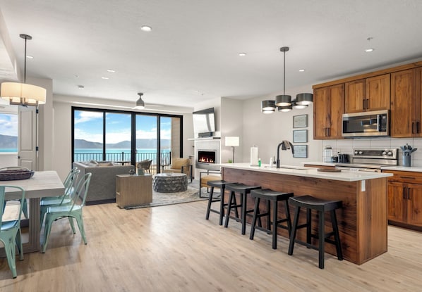Water's Edge - E301 - Amazing views of the lake!