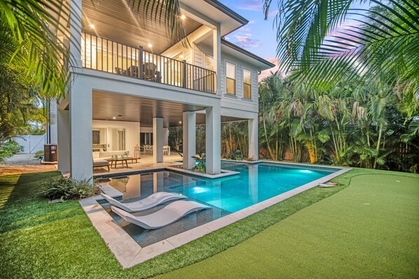 Pool View with Baja shelf and water chaise lounges.