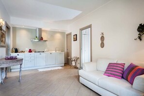 Kitchen, Living Room