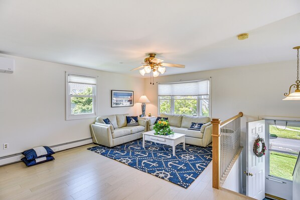 Middletown Vacation Rental | 2BR | 1BA | 1,100 Sq Ft | Steps Required