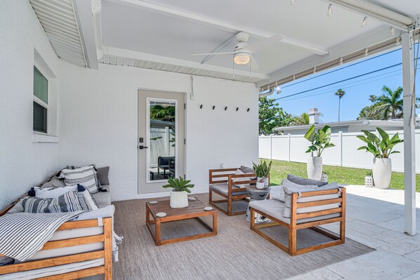 Redington Beach Vacation Rental | 3BR | 2BA | 1,362 Sq Ft | 2 Steps to Access