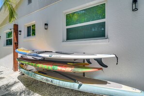 Exterior | Beach Equipment | Paddleboards, Boogie Boards & Skimboards