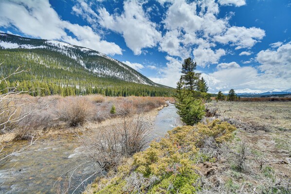 Leadville Vacation Rental | 4BR | 3.5BA | 2 Steps Required | 3,400 Sq Ft