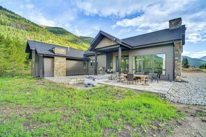 Exterior | Patio | Gas Fire Pit | Outdoor Dining Area | Private Hot Tub