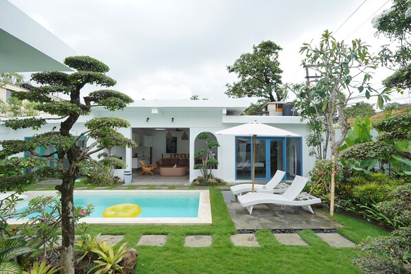 Private pool