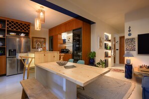 Dining & living.
