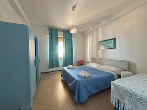Autumn, Bedroom, Spring, Summer