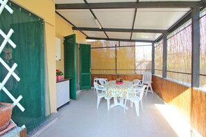 Building Exterior, Garden