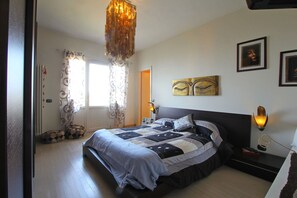 Property, Furniture, Picture Frame, Building, Comfort, Wood, Textile, Interior Design, Floor, Flooring