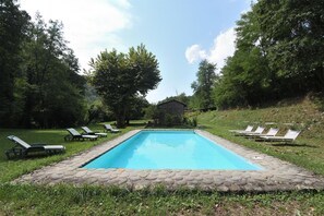 Building Exterior, Outdoor, Pool