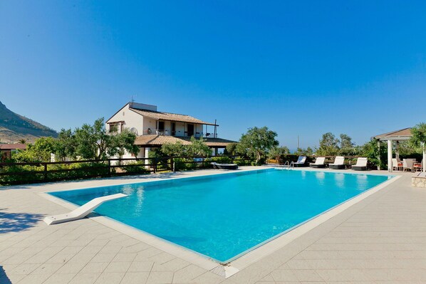 Garden, Outdoor, Pool