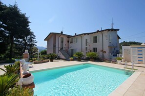 Garden, Outdoor, Pool