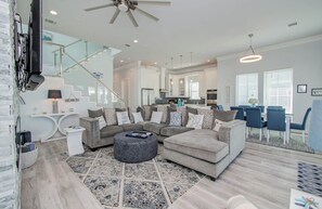 Beautifully Decorated Main Livingroom w open floor plan