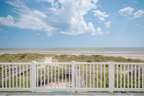 Deck / View - 2nd Level