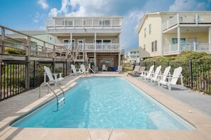 Exterior - Oceanfront / Pool