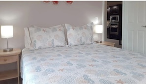 2nd Bedroom / Queen