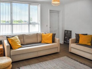 Living area | Starboard, Bacton