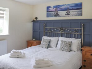 Double bedroom | Hen Fecws, Rhoshirwaen, near Aberdaron