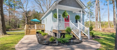 Teenie 2 Bedroom House with porch and deck for outdoor dining and seating