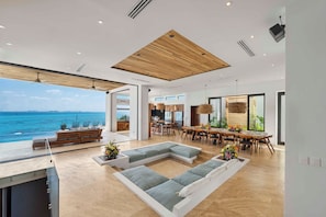 Living room - Main level