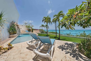 Lower level pool - Shallow