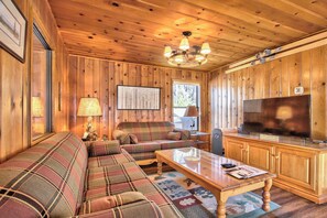 Cozy living room with 50inch TV to watch your favorite streaming shows 