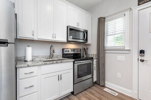 Full Kitchen in Studio