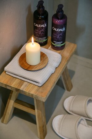 Bathroom amenities