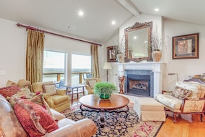 Living Room | Gas Fireplace | Central Heating & A/C | Main Level