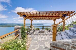 Fire Pit | Greers Ferry Lake Views