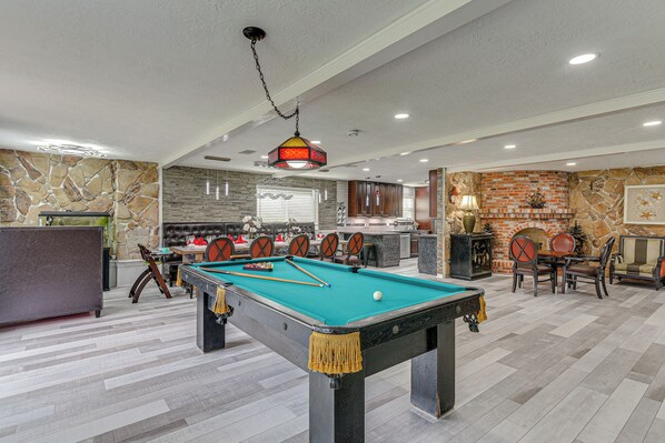 Galveston Vacation Rental | 4BR | 2BA | 2,384 Sq Ft | 2 Small Steps to Enter