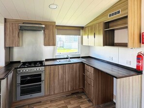 Kitchen area | Marine Lodge, Sandown