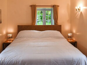 Double bedroom | The Dairy - Sea View Barns, Penryn, near Falmouth