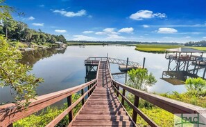 Dock