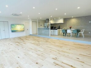 One floor of about 40 tatami