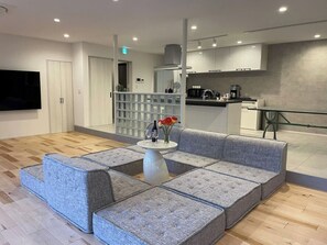Flexible sofa, YogiboModu