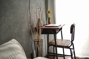 2 bedrooms (desk)