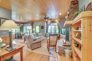 Living Area | Flat-Screen TV | Fireplace