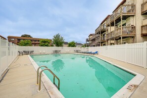 Lost Colony | Community Amenities | Outdoor Pool (Seasonal)