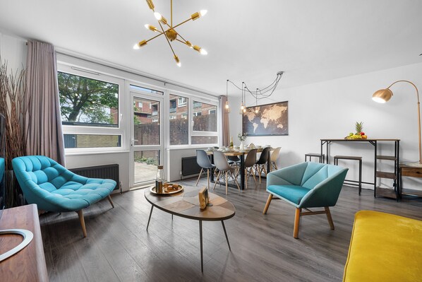 Living & dining room (1)