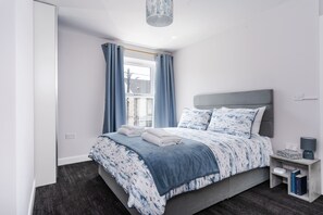 Master Bedroom (1)