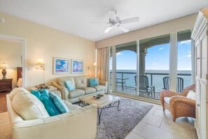 Living Area 3