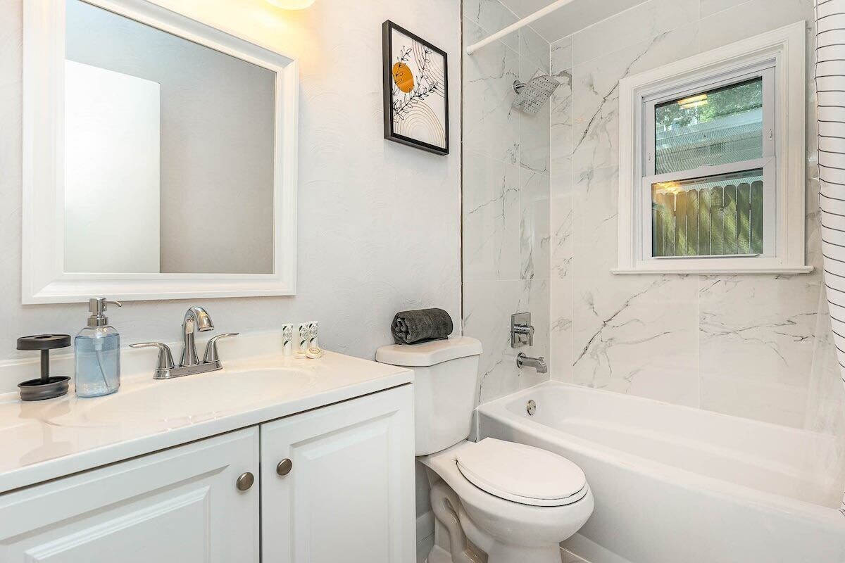 Wake Forest Bungalow – Suite B