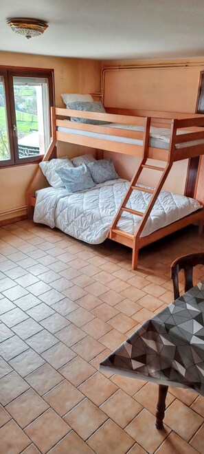 Bunk bed